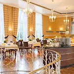 Hotel Welcome Hennesee 4*