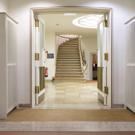 Welcome Hennesee Hotel