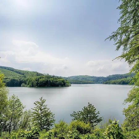 فندق Welcome Hennesee 4*