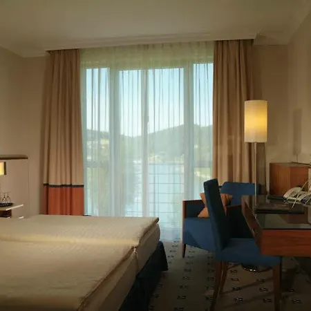 Hotel Welcome Hennesee 4*